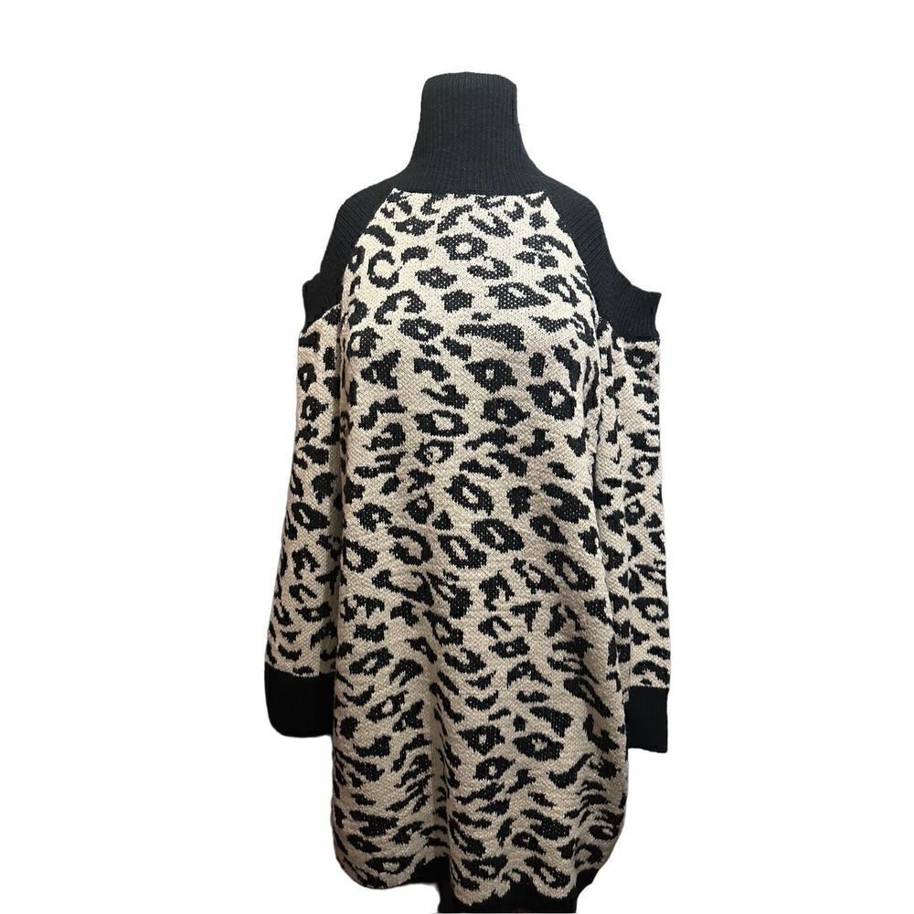 Entro Womens Sweater Dress Tunic Cold Shoulder Animal Print Soft Size M New